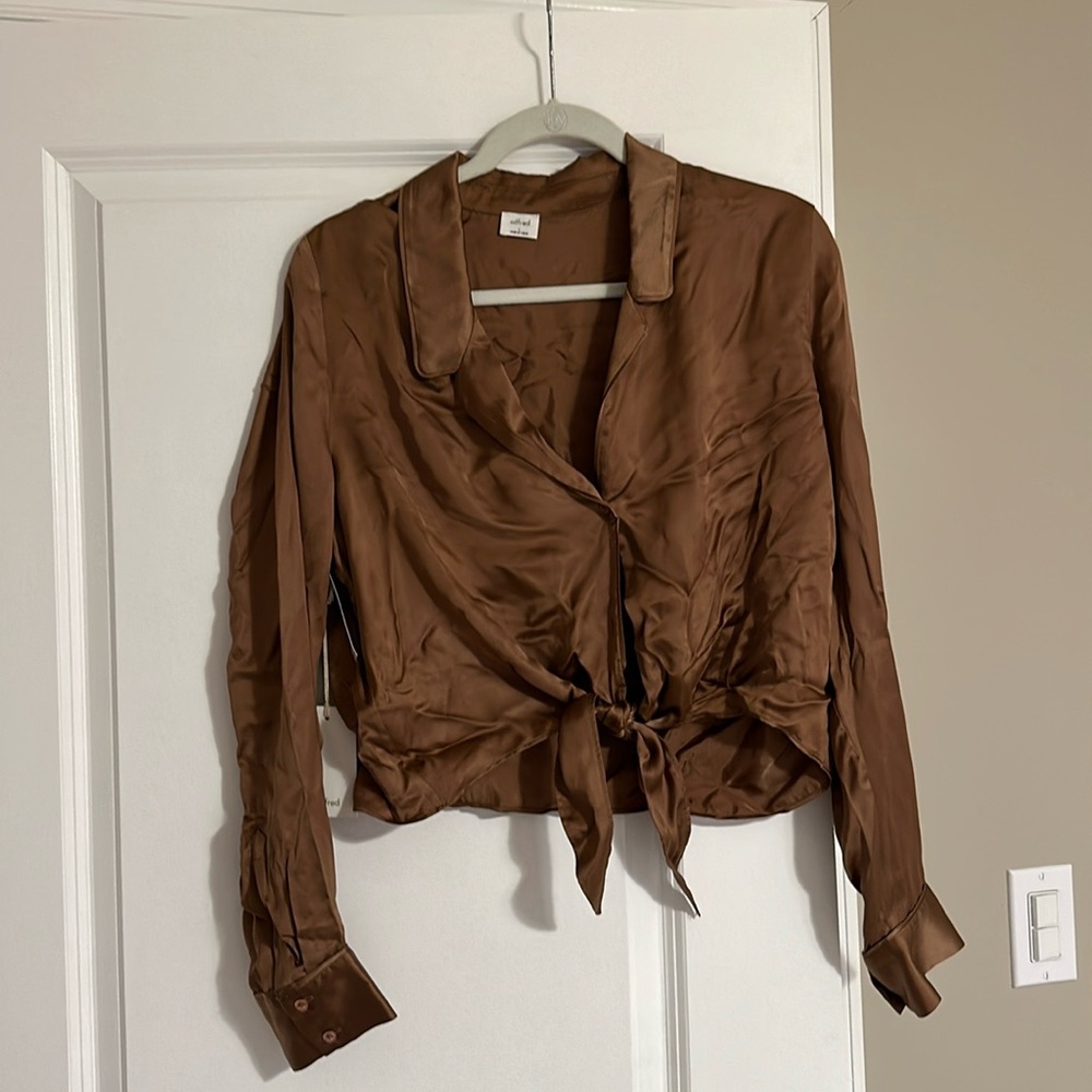 Aritzia tie front top